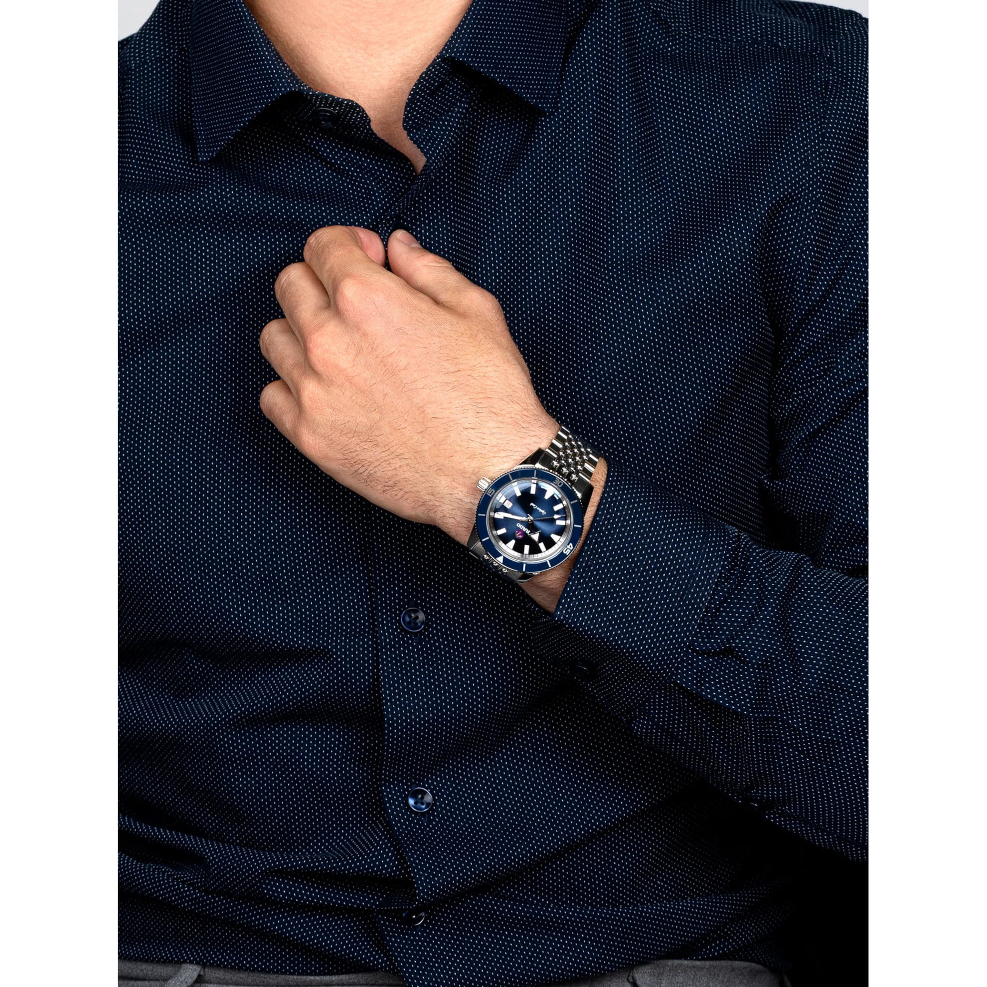 ���� �� ������� ���� RADO Captain Cook R32505203 / R05054020